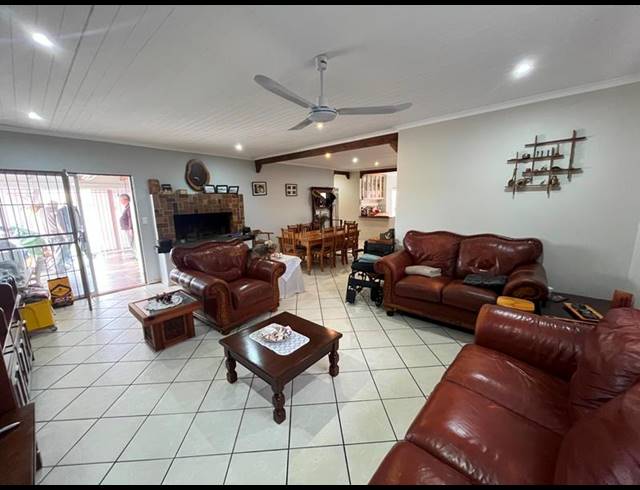 5 BEDROOM HOUSE FOR SALE IN PORT OWEN